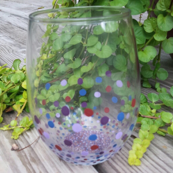 Polka-dot Wine Glass - Picture 3 of 3