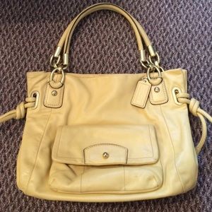 Yellow coach purse 👛