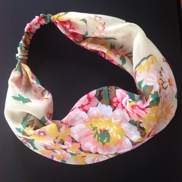 💎NWOT💎 Floral chiffon headwrap
