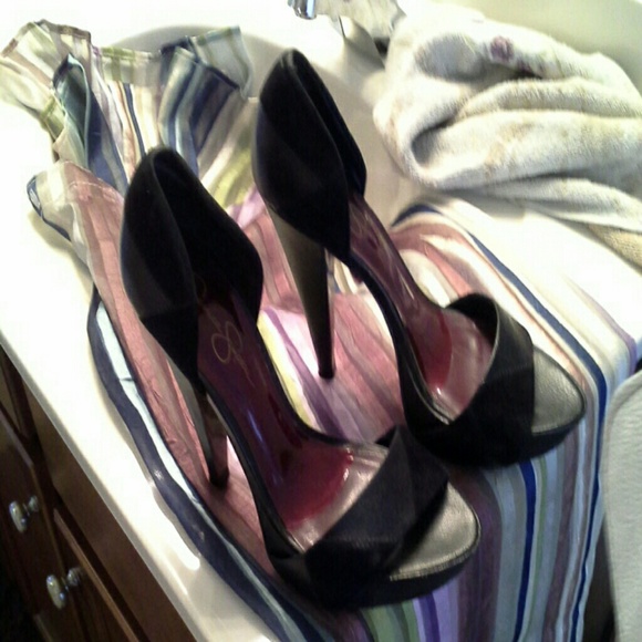 Jessica Simpson platform heels
