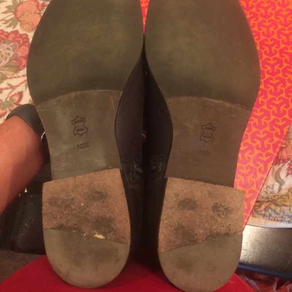 Tory Burch Alaina Logo-Detailed Boot - Picture 2 of 4