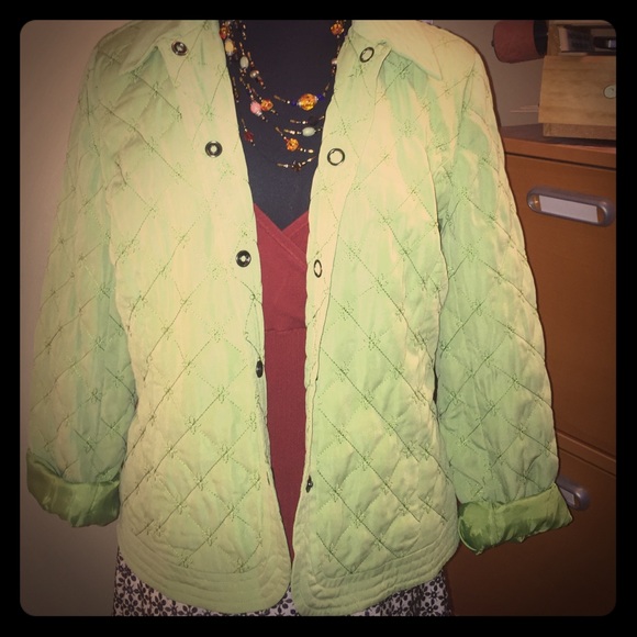 NEW PRICE 💐 Lime green quilted jacket