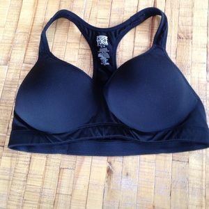 VS medium black sports bra