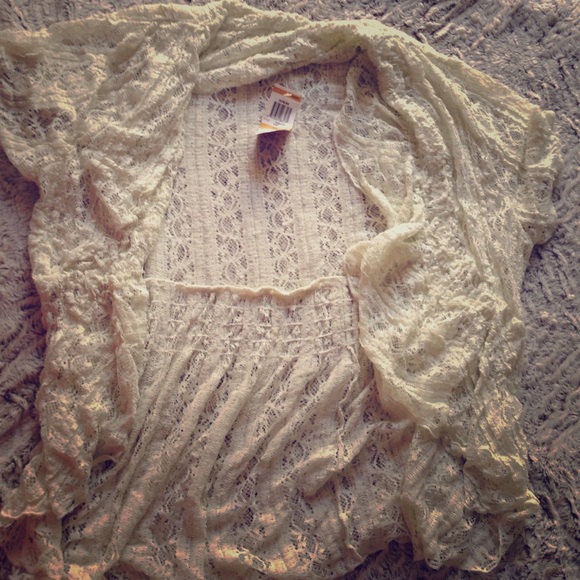 Lace cover never worn