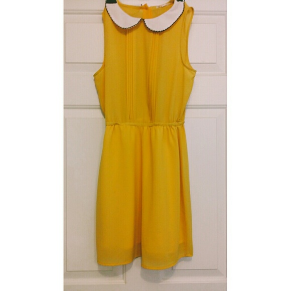 Yellow Dress with Peter Pan collar - Picture 1 of 3