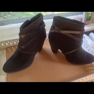 BLACK Suede Booties - size 8-1/2M