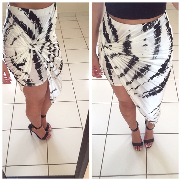 🚫BUNDLED🚫 Tie Dye Asymmetrical Skirt - Picture 2 of 2