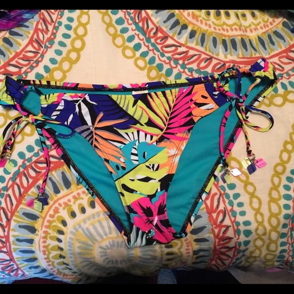 belk swim bottom size L