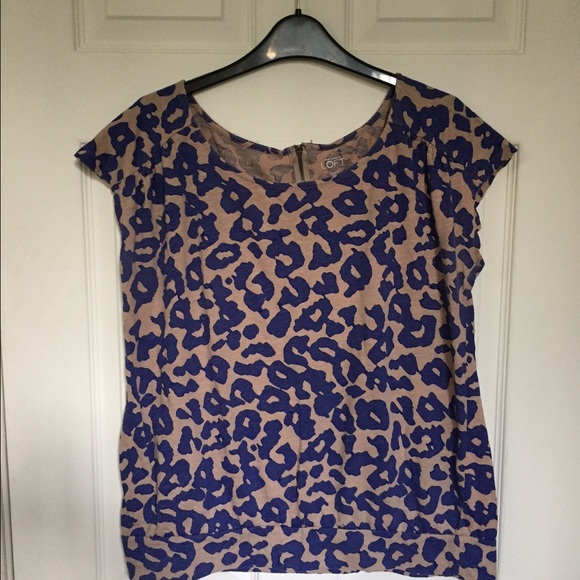 Fun summer print top.