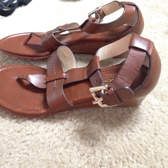 authentic coach sandals - Picture 2 of 3
