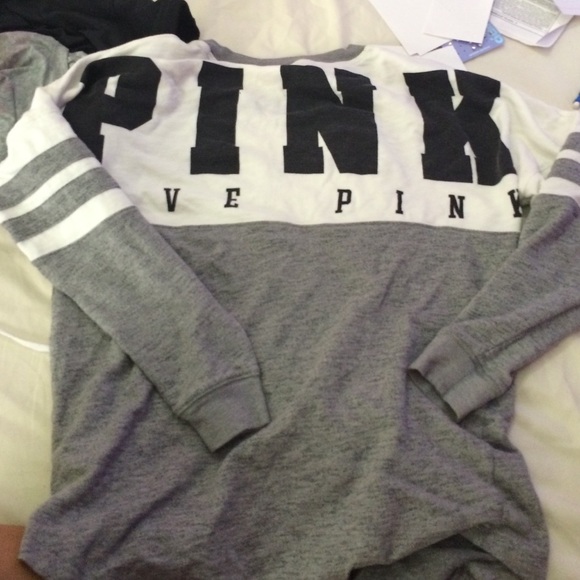 VS crew neck