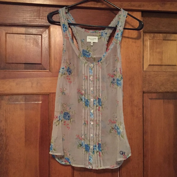 LAST CHANCE- donating Monday...Gilly Hicks Tank