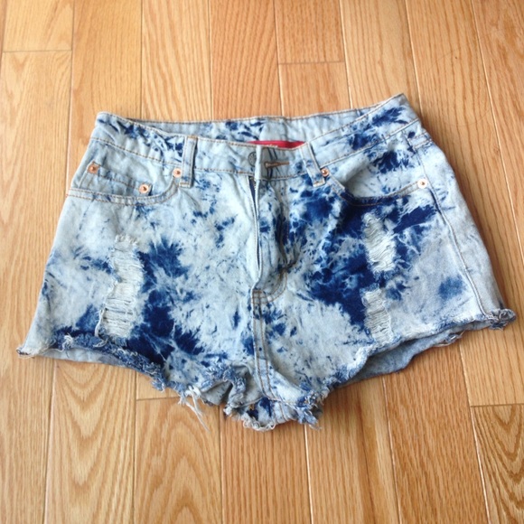 Akita Chicago acid wash cut-off jean shorts