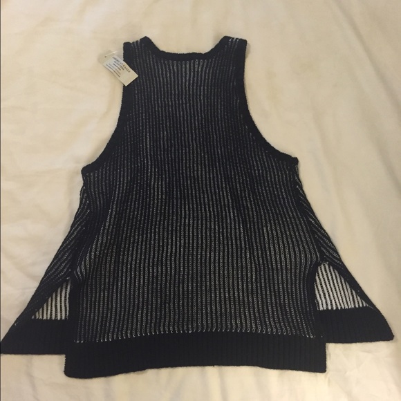 Super Cute Top - Picture 3 of 4