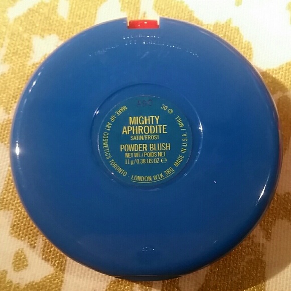 Authentic Wonder Woman Powder - Picture 2 of 3