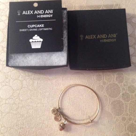 Alex and Ani Jewelry - 🌺Alex & Ani Cupcake