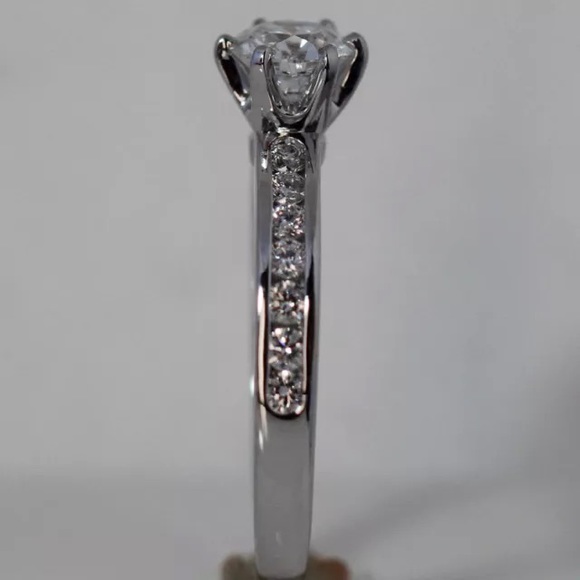 Tiffany plat diamond engagement ring .77 ctw E VS1 - Picture 6 of 6