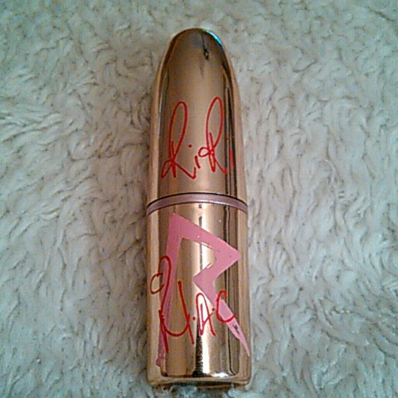 **sold***MAC limited edition - Picture 4 of 4