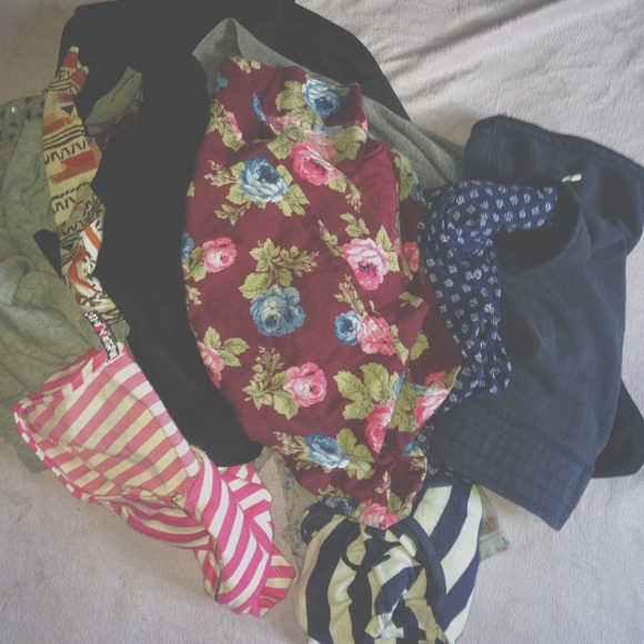Hollister Tops - 🚫 Sold on Ⓜ️ercari 🚫 Huge Bundle for Anyone! 💕