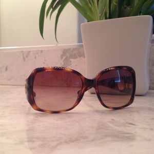 Tory burch sunglasses trade /Obo