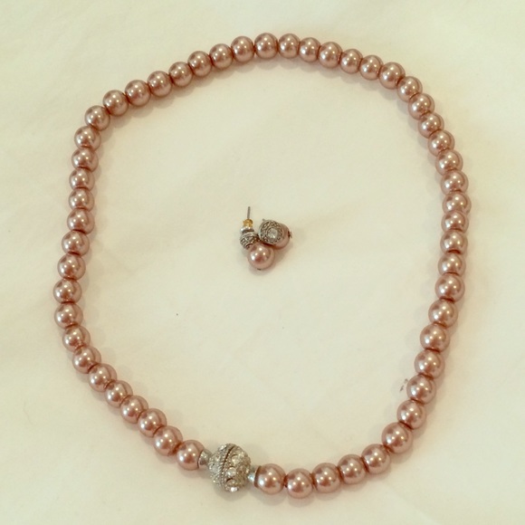 Pearl/diamond necklace and matching earrings