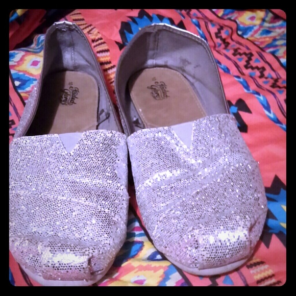 Sparkly shoes:)