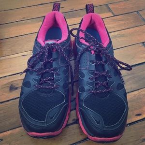 Black and pink Nike FlexTrails