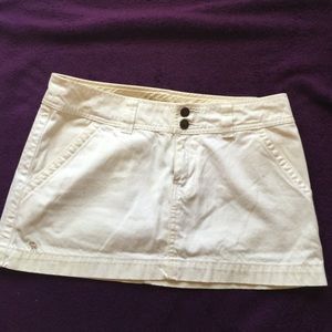 Stunning white mini skirt