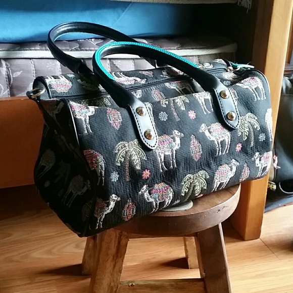 Cute Camel Purse!!