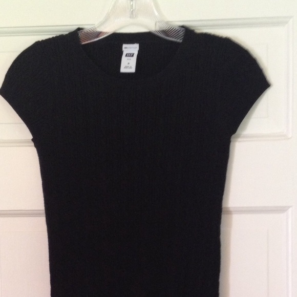 Gap sweater