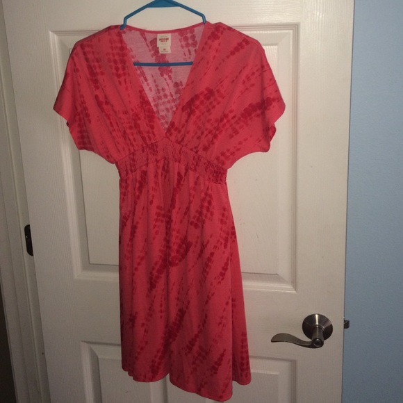 Dress - Picture 1 of 3