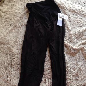Maternity leggings never worn nwt