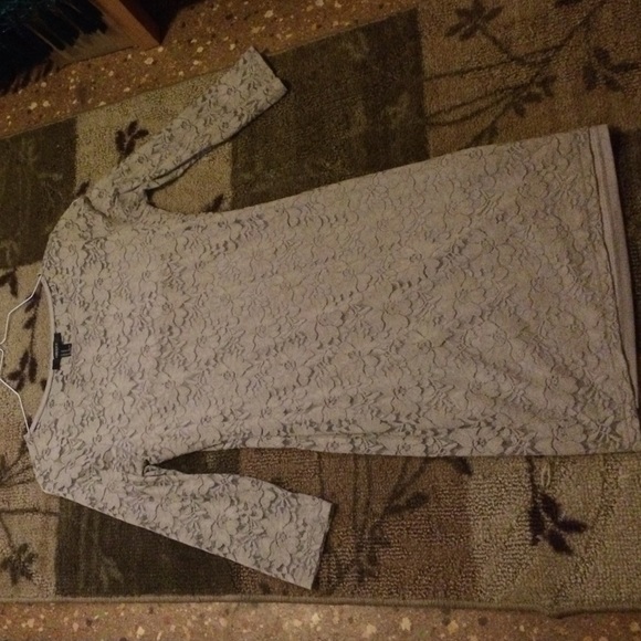 3/4 length sleeve beautiful lace dress.