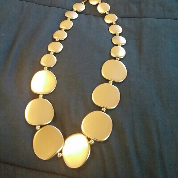 Silver tone necklace