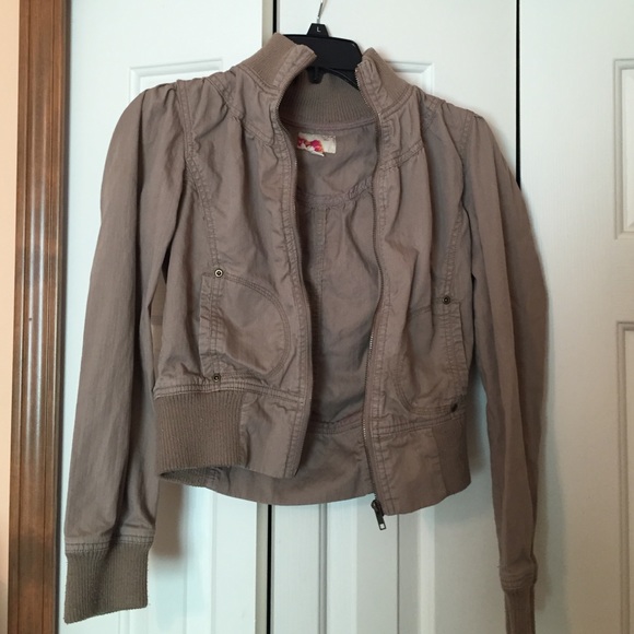 Jacket - Picture 1 of 2