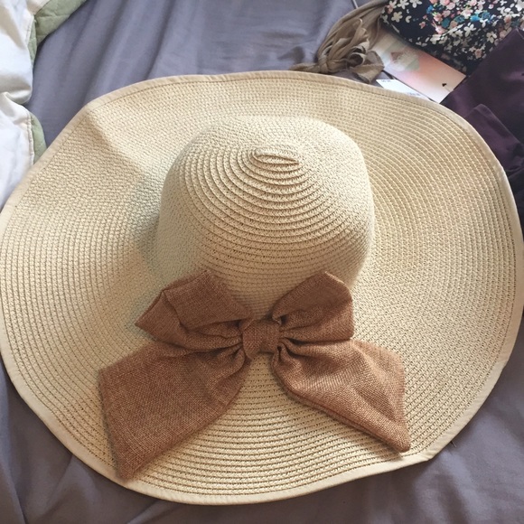 floppy straw sun hat with bow