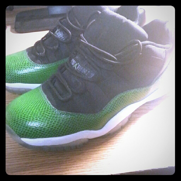 STOP!!!PLEASE READ FIRST JORDAN 11