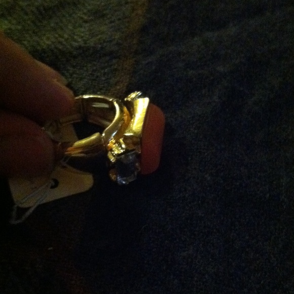 Ring - Picture 2 of 3