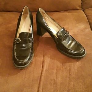 Gloria Vanderbilt Black Leather Shoes