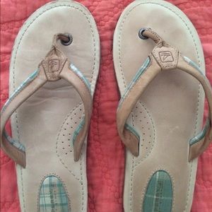 Like new Sperry sandals, size 6!