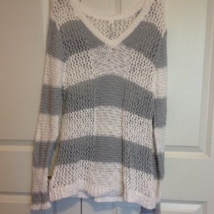 Long sleeves sweater