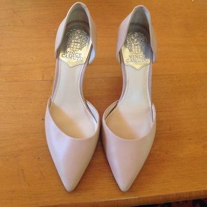 Vincent Camuto hills