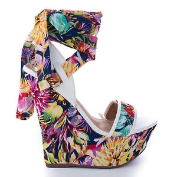 Dollhouse Shoes - Gorgeous Playful wedges