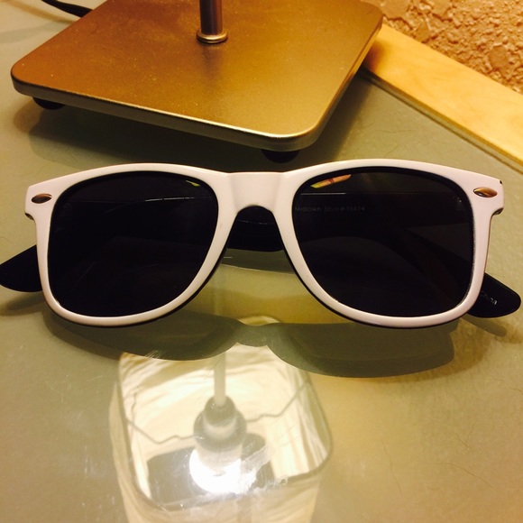 Tillys sunglasses