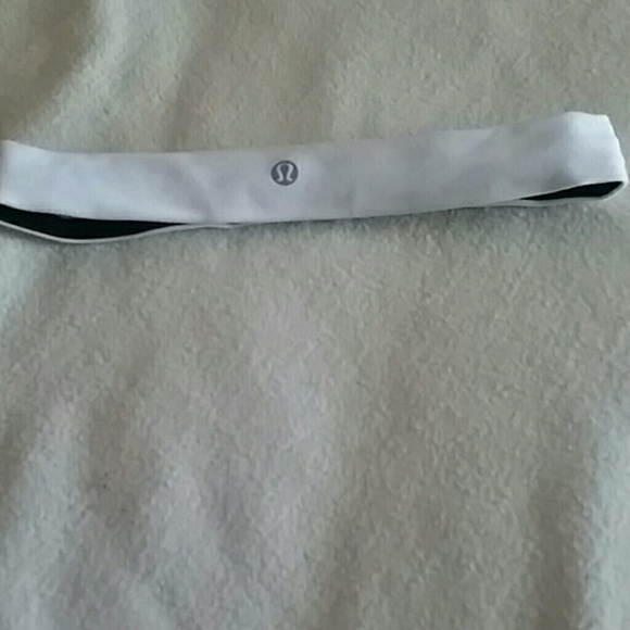 Thin white Lulu headband