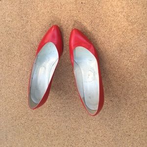 Vintage Aventura Italian bright red kitten heels
