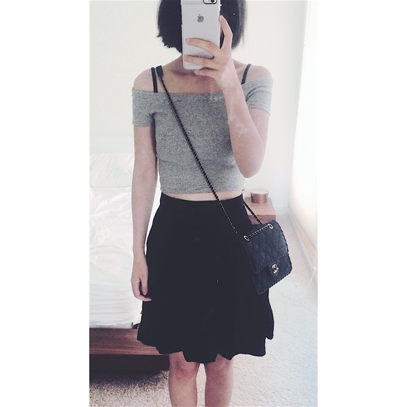 Dresses & Skirts - ♠️High waisted♣️silky skirt with embroidered items