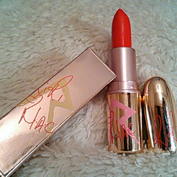 ***sold**MAC  Riri lipstick - Picture 1 of 1