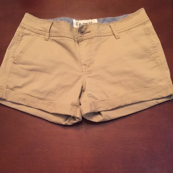 Aeropostale Khaki shorts !