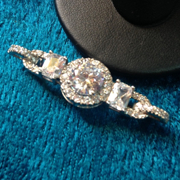 Swarovski alternative brooch maker identification needed Gorgeous sparkling Sterling brooch